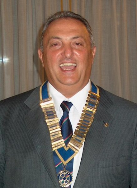 2003/04: Presidente Giorgio TOSI - ROTARY CLUB di CENTO